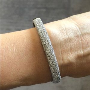 White gold and diamond bangle/bracelet